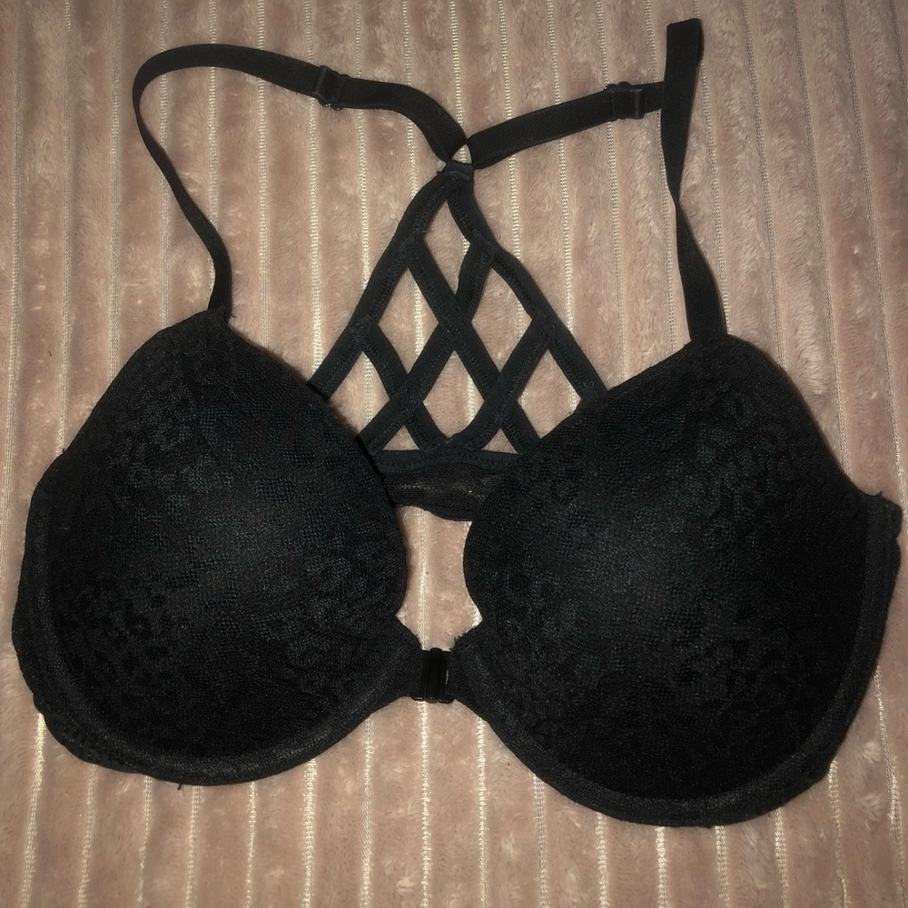 Black razorback push up bra
